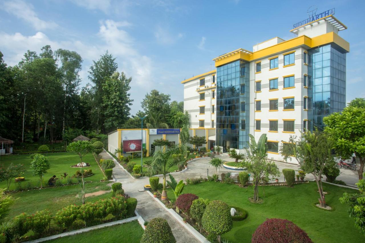 Siddhartha Hotel, Tikapur Exteriör bild