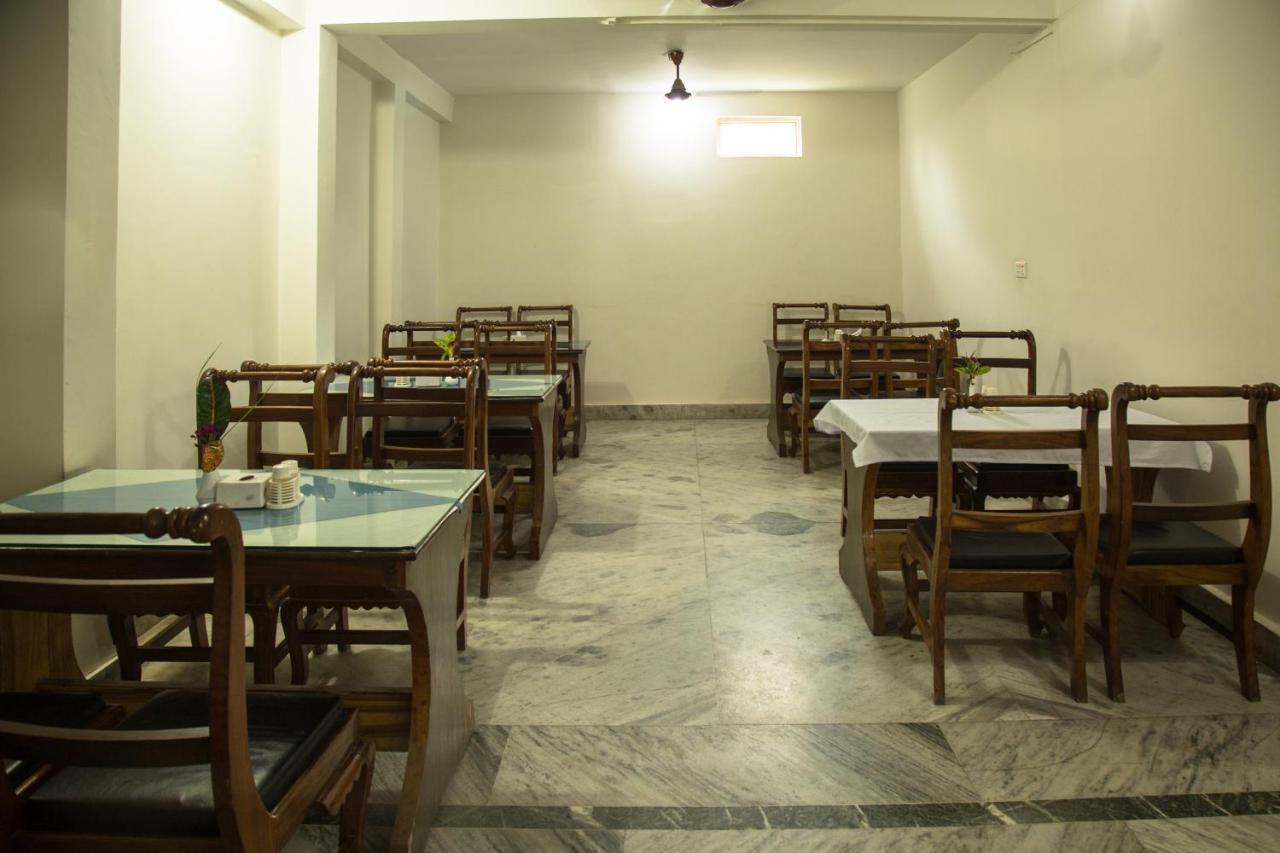 Siddhartha Hotel, Tikapur Exteriör bild